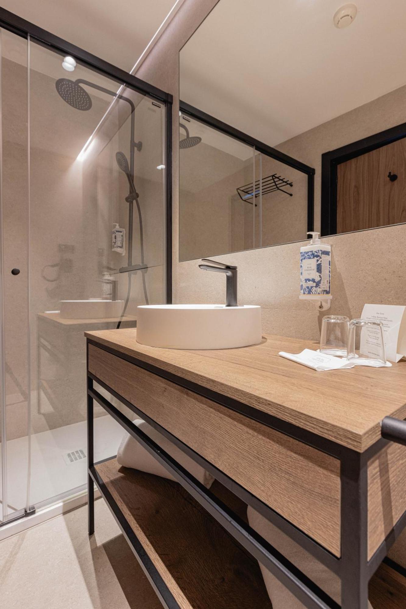 Standard Double Room,1536984208:JPEG